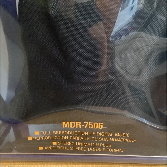 Sony Professional MDR-7506 Sound Monitor Headphones​​​​ - Picture 2 of 8